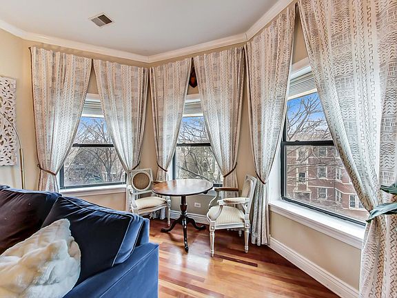 4th image of 1254 W Eddy St #3