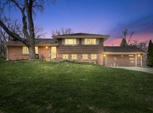 17540 Windemere Rd, Brookfield, WI 53045