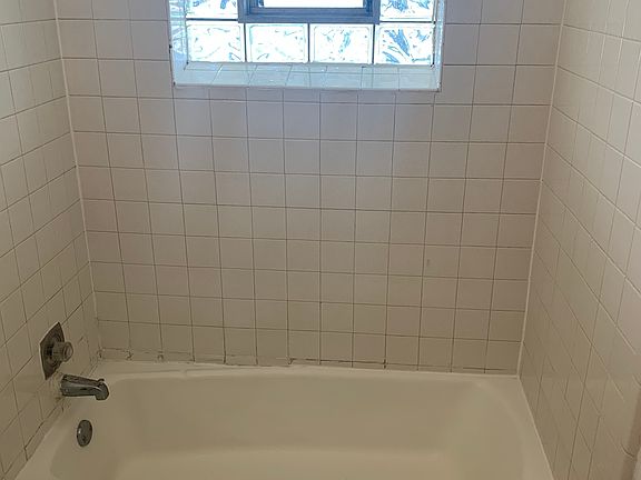 3rd image of 2105 Gideon Ave #7