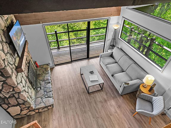 2nd image of 1081 Cove Rd APT 1034