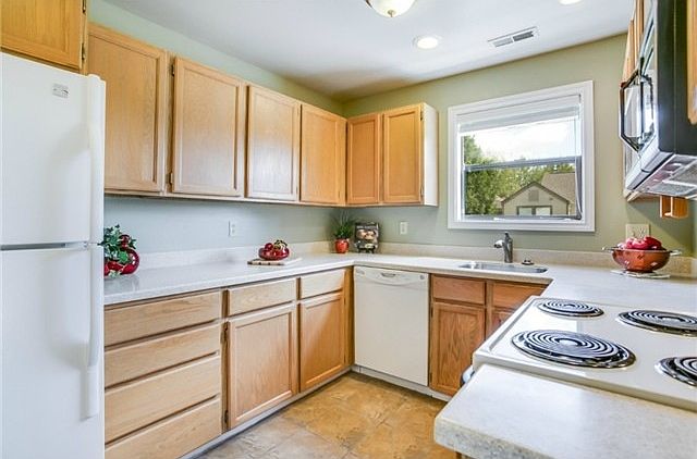 2nd image of 4117 223rd Pl SE