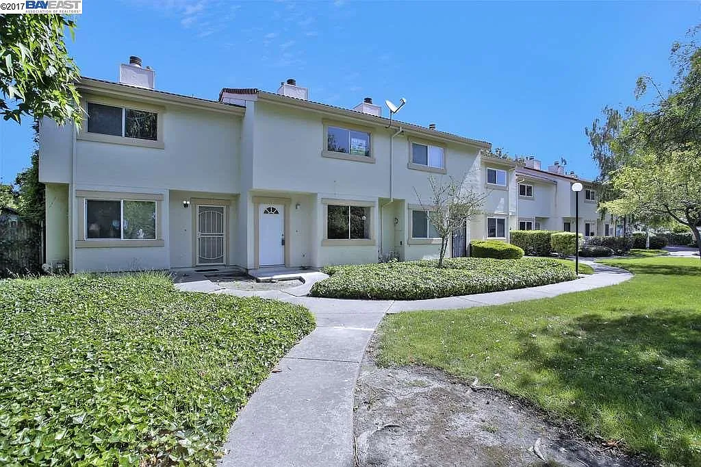 2 Sheffield Ct photo 1