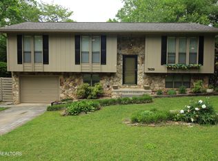 7629 SW Hawthorne Dr, Knoxville, TN 37919