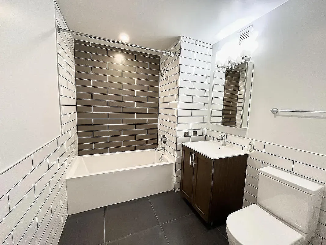490 Myrtle Avenue — Photo 4