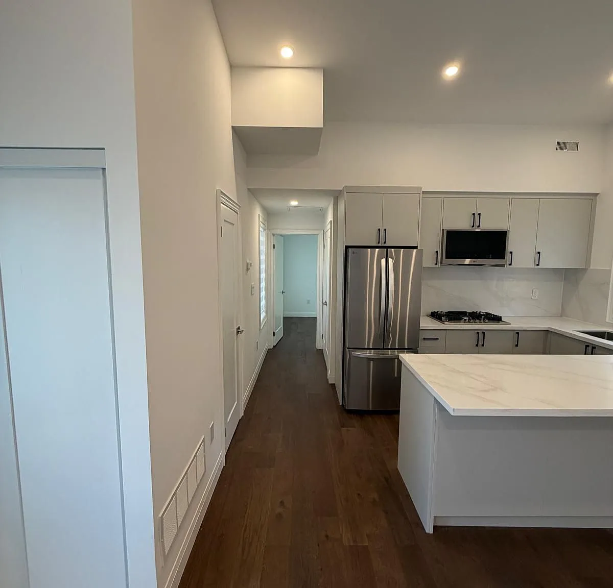 1 bed, $2,300 — Photo 2