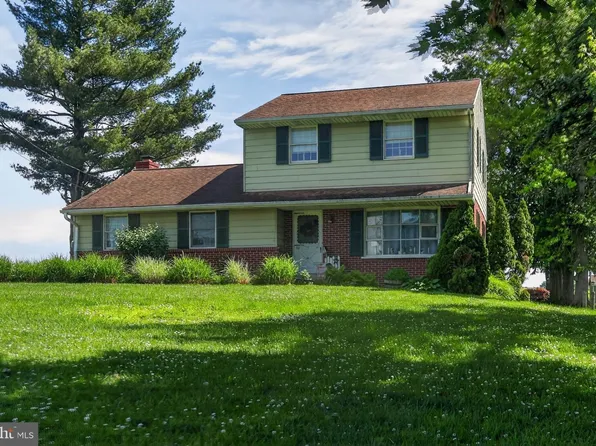 1106 Village Rd, Lancaster, PA 17602