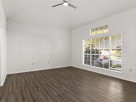 5th image of 2052 Vineyard Ln