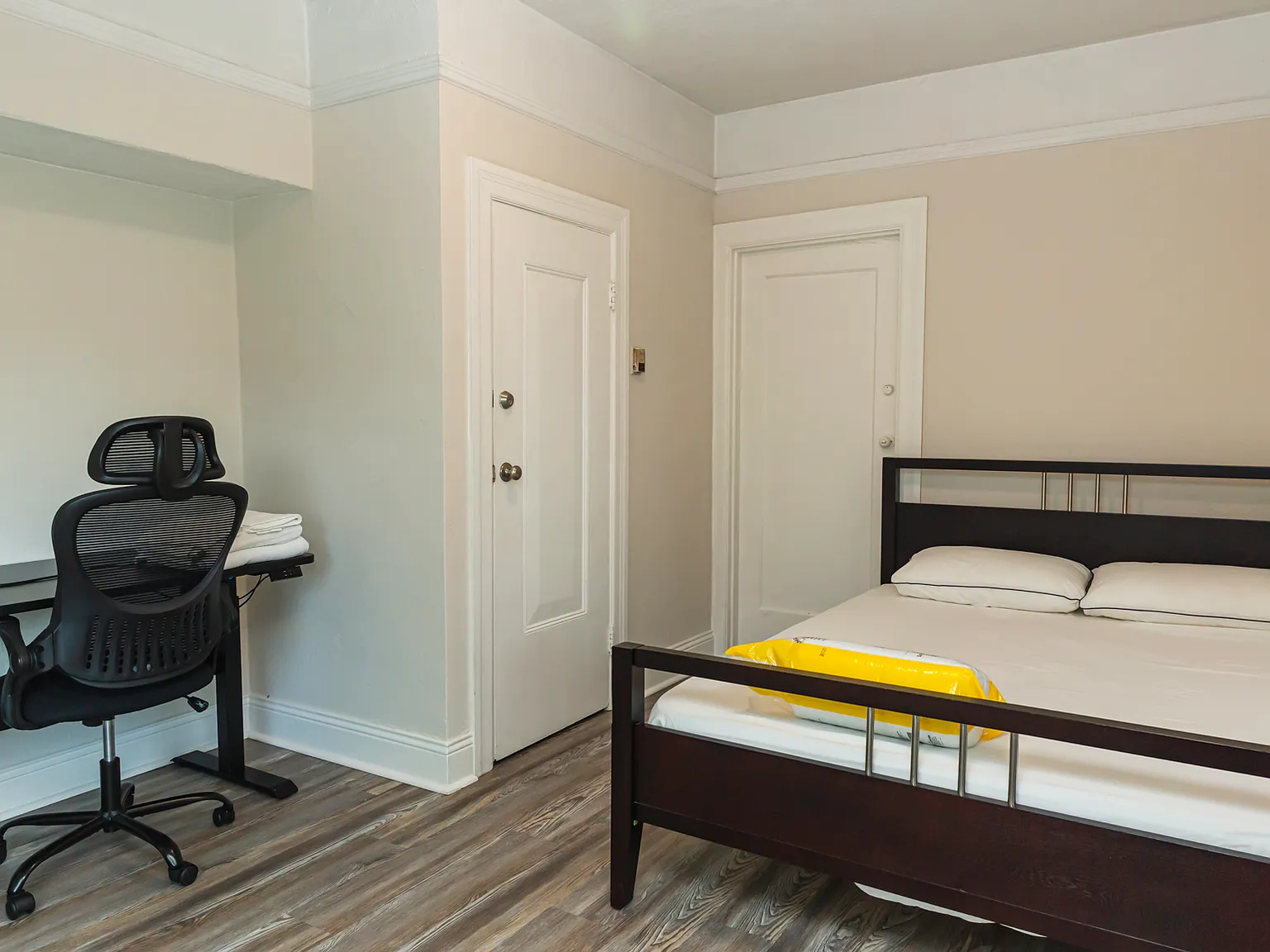 3 bed, 1000 sqft, $3,600 — Photo 3