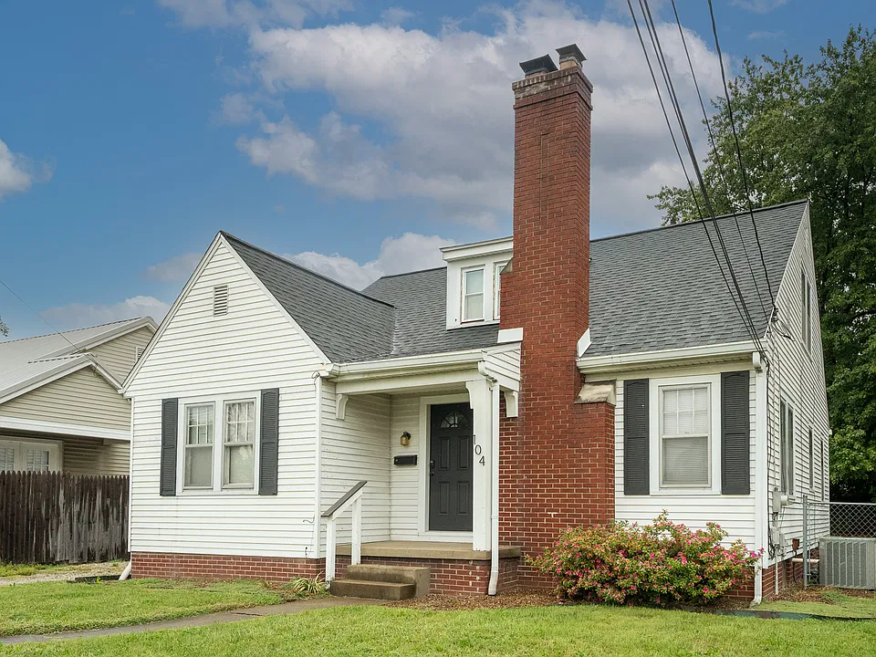 104 S Weinbach Ave