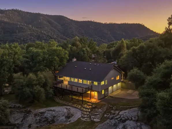 45012 Mockingbird Ln, Oakhurst, CA 93644
