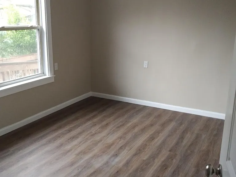 8 Glassboro Ave — Photo 12