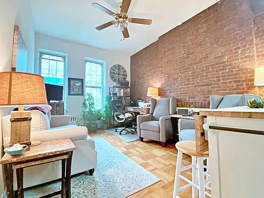 Rented by Douglas Elliman | media 19