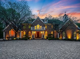 12 Beacon Hill Dr, Chester Twp., NJ 07930