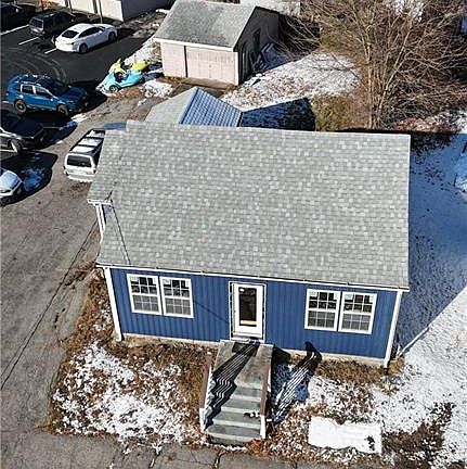 4th image of 149 Front St