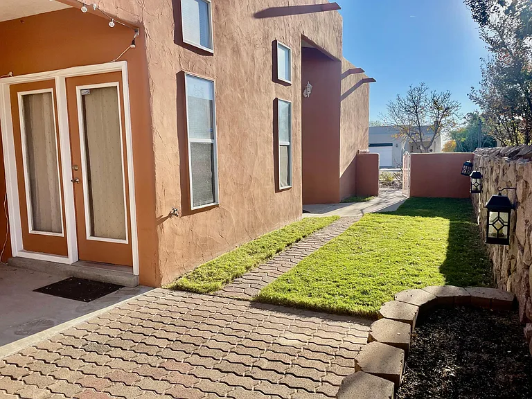 3496 Northpointe Dr — Photo 45