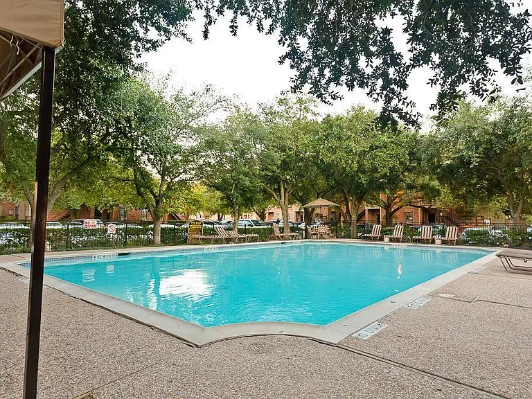 2255 Braeswood Park Dr #218 — Photo 19