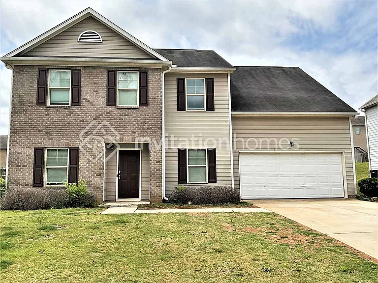 490 Forrest Hills Dr — Photo 1