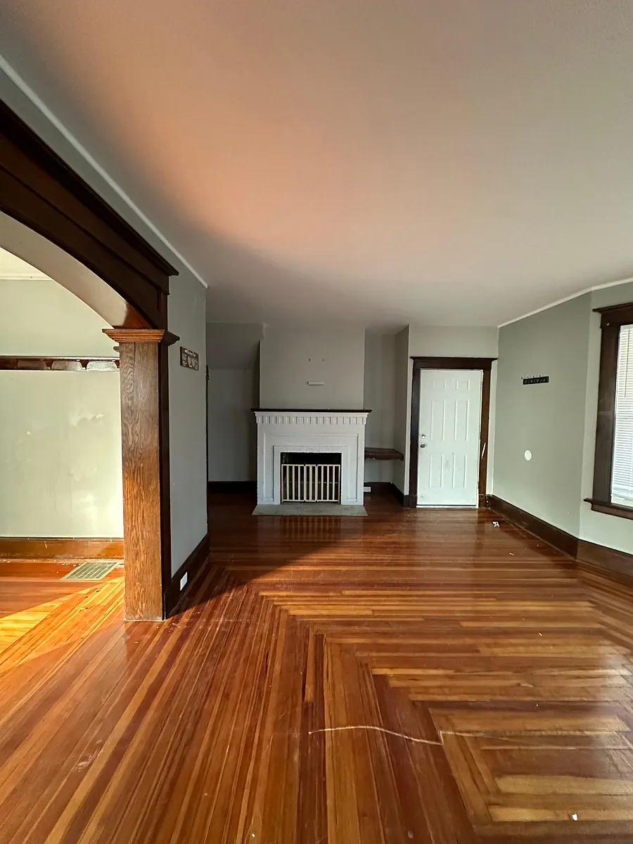 Building Photo - 126 Hobart St #1