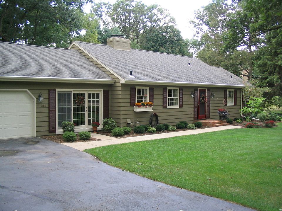 1st image of 3186 Danbury Dr W