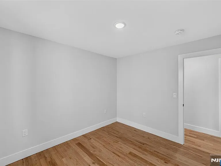 62 Hillside Ave — Photo 14