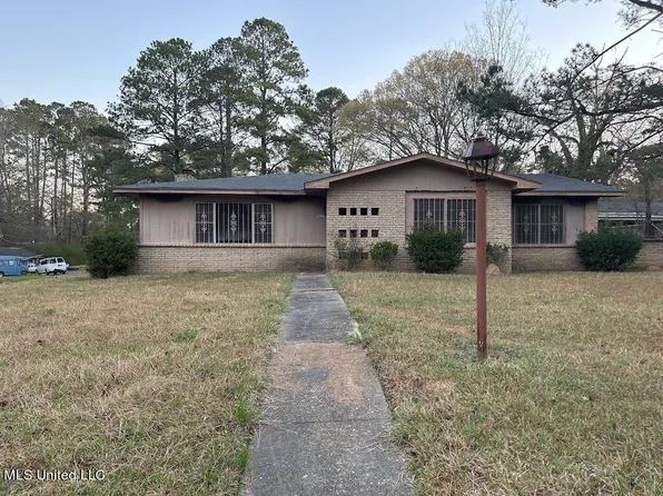 1126 Garden Park Dr, Jackson, MS 39204