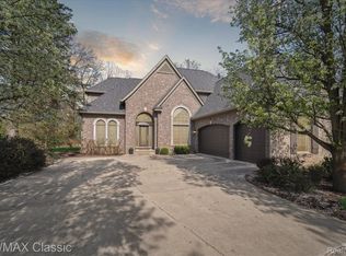 3292 Timberlake Dr, Commerce Township, MI 48390