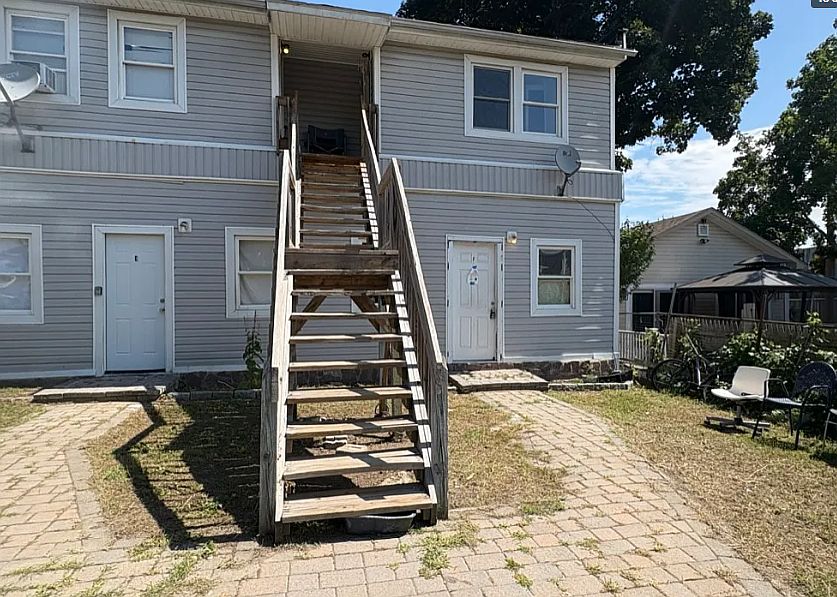 1st image of 208 Main St #F