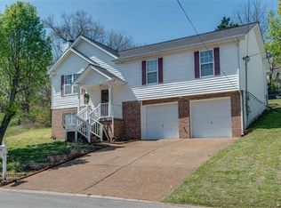 341 Cedarcreek Dr, Nashville, TN 37211
