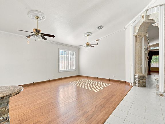 3rd image of 718 E ORANGEWOOD Avenue