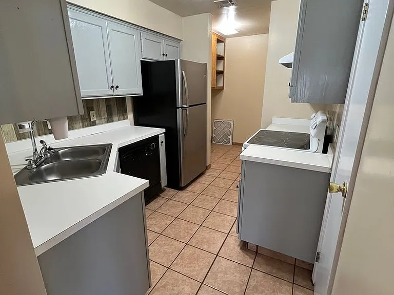 1916 Timber Oaks Ln — Photo 11