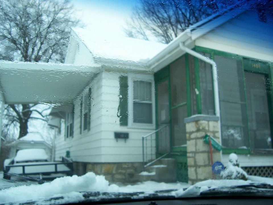 more pictures to come of the back yard and inside.