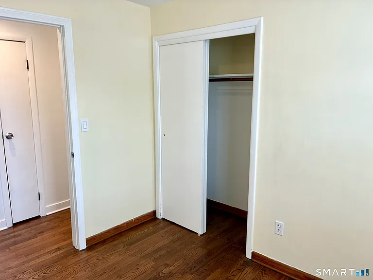 658 Beechmont Ave — Photo 10