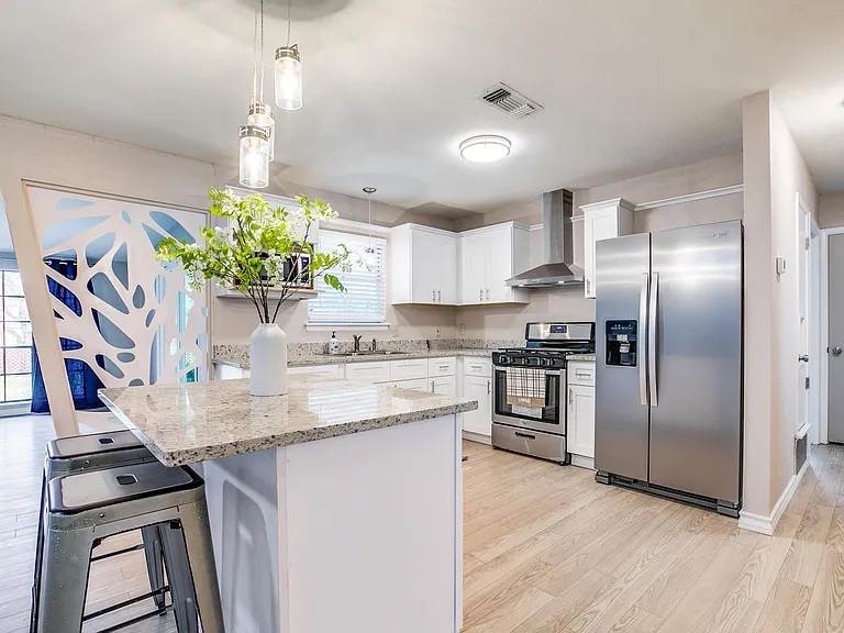 5715 Angie Pl — Photo 9