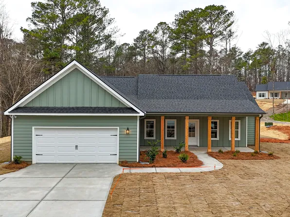 83 Derring Cir, Newnan, GA 30263