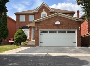 26 Appleton Trl, Brampton, ON L6W 4L7