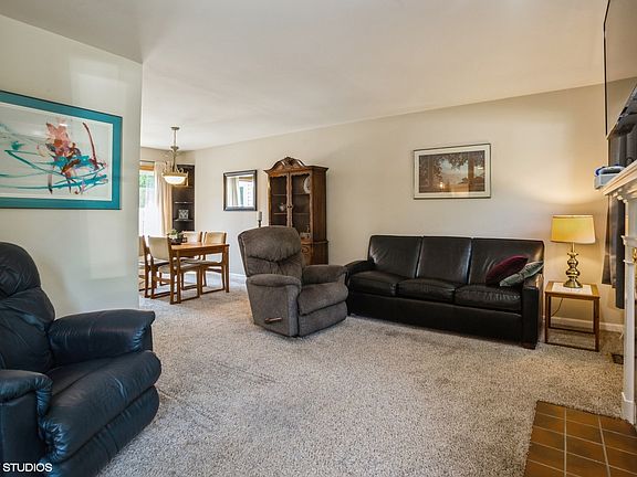 5th image of 228 Hedgerow Dr