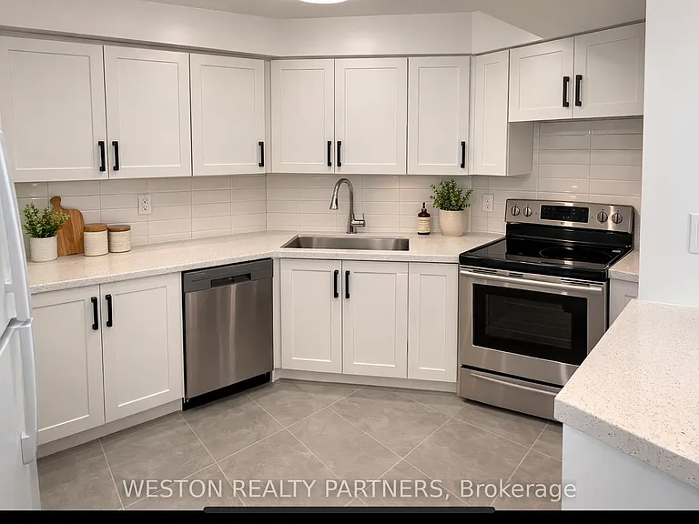 171 Erskine Ave #1202 — Photo 3