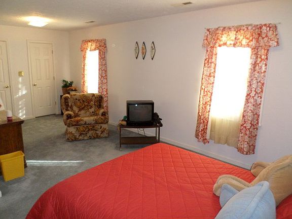 4th image of 203 Whistlewood Ct