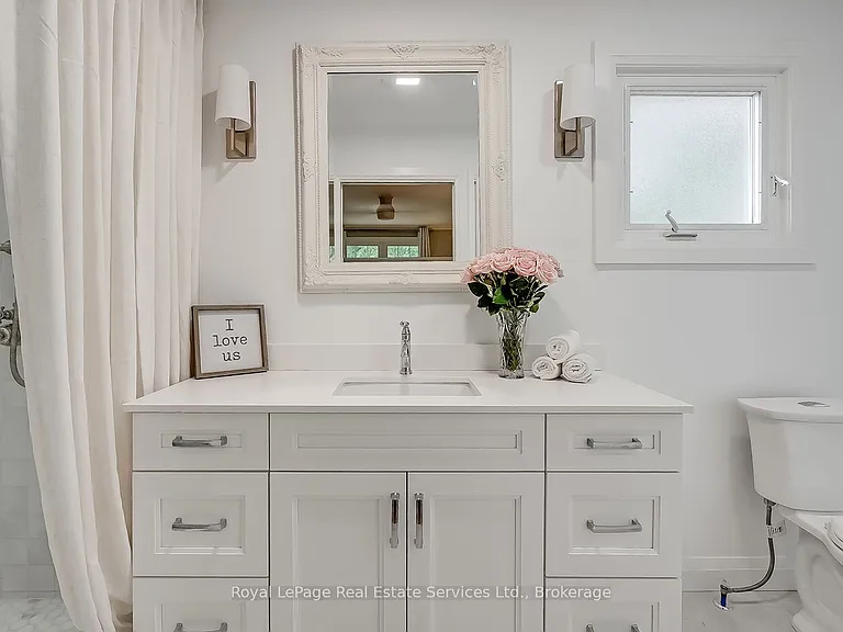 1484 Princeton Cres — Photo 18
