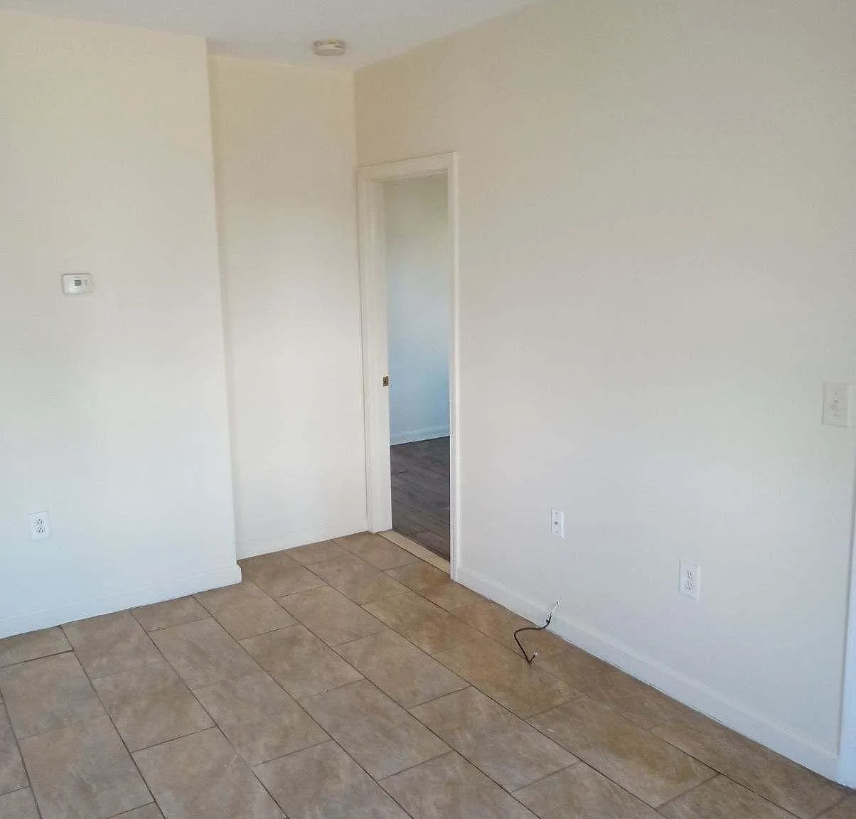 6 Bloomingdale Ave — Photo 2