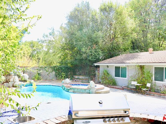 5th image of 5815 Winnetka Ave