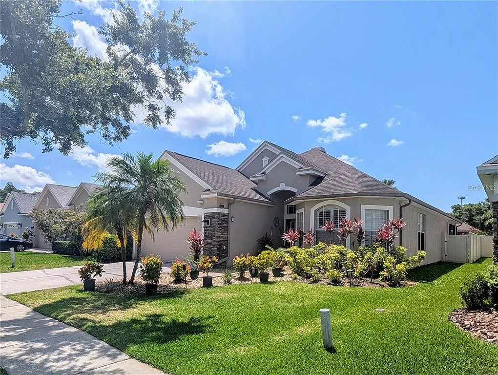 3 bed, 2.0 bath, 2080 sqft, $3,400 — Photo 1
