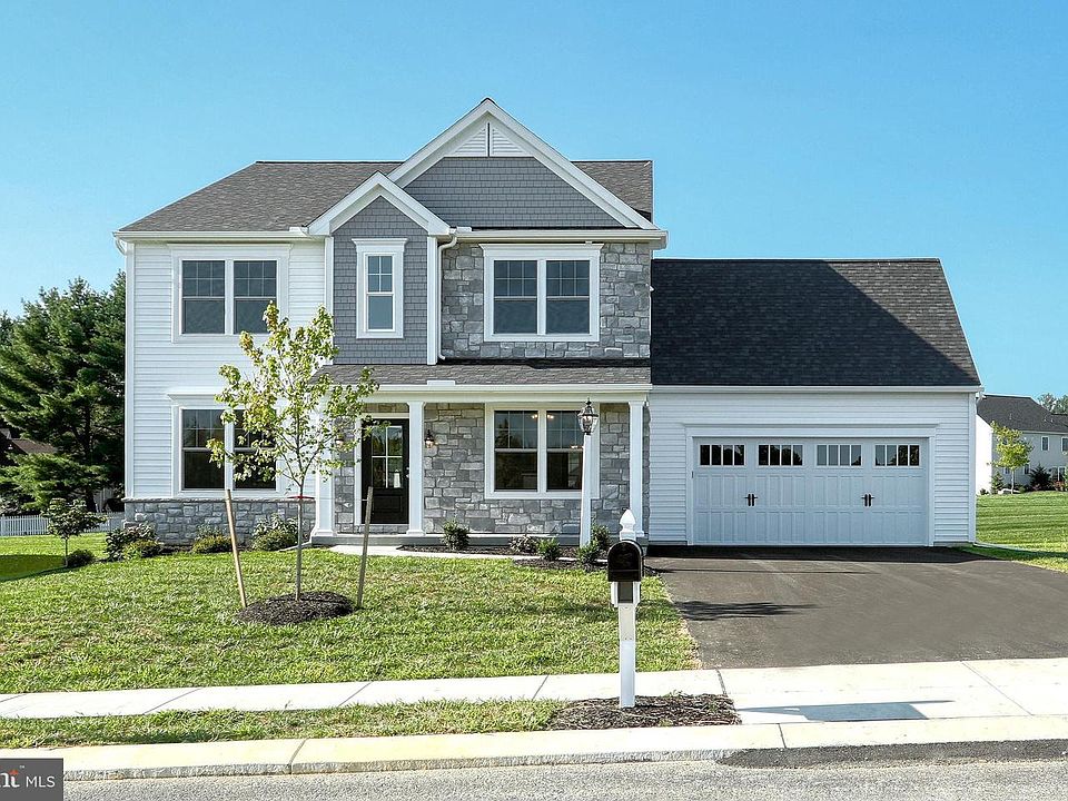 1st image of 325 Reserve Ln