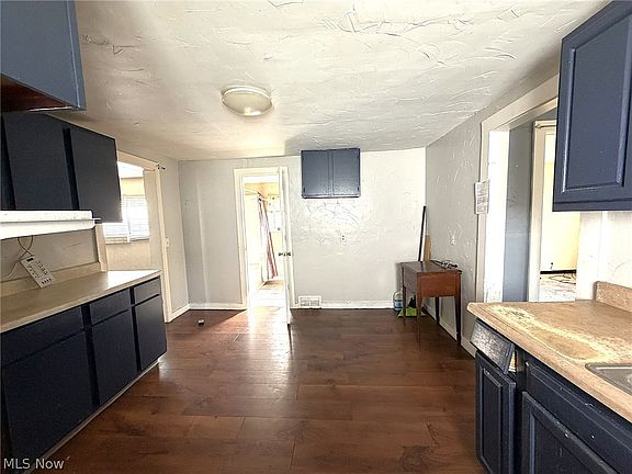 2nd image of 3143 Trowbridge Ave