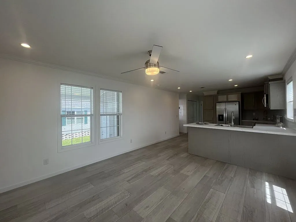 2 bed, 2.0 bath, 1030 sqft, $1,799 — Photo 3