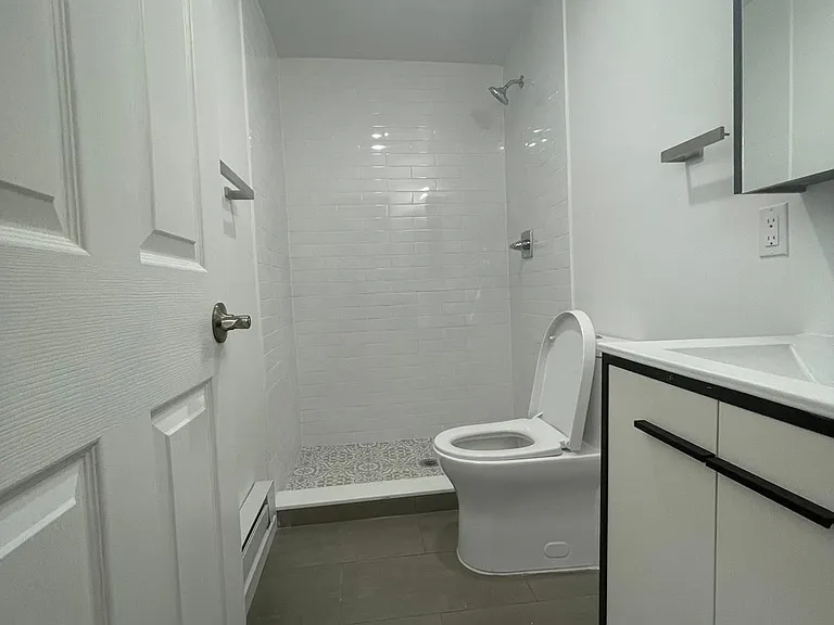38 Tillinghast St #3R — Photo 6