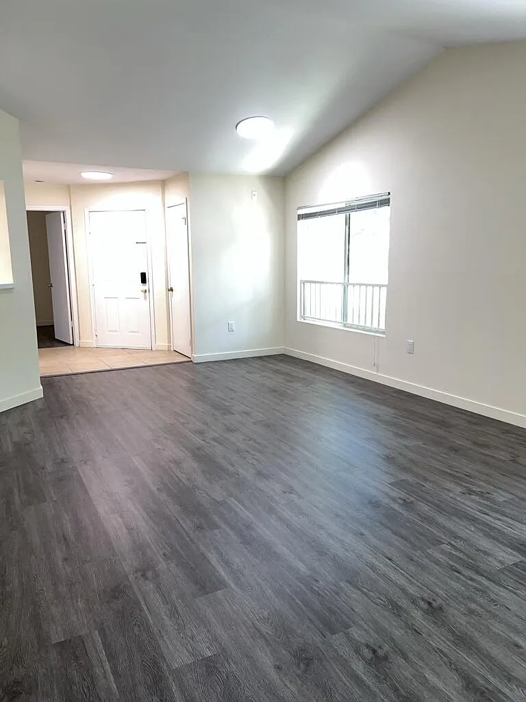 2 bed, 2.0 bath, 1241 sqft, $2,100 — Photo 4