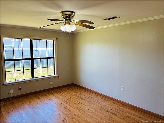 3rd image of 2203 Ellis Dr