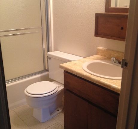 5th image of 1033 Loughborough Dr APT F