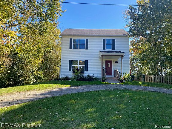 2nd image of 2327 Hammerslea Rd